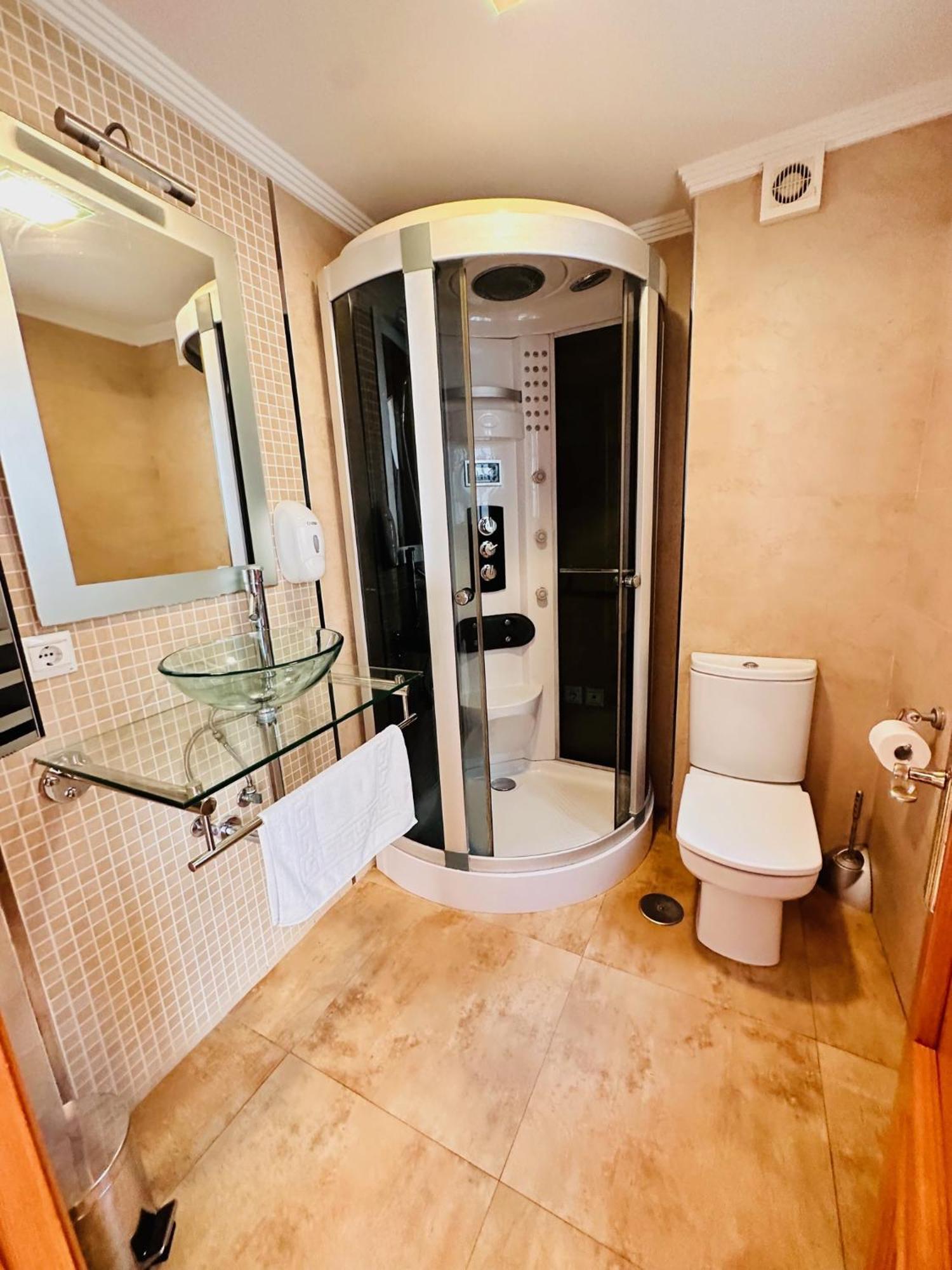 Atico Con Piscina Privada En El Corazon De Nerja! Dom wakacyjny *